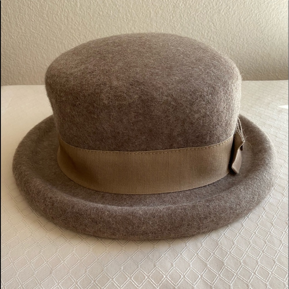 Women’s stylish dress hat